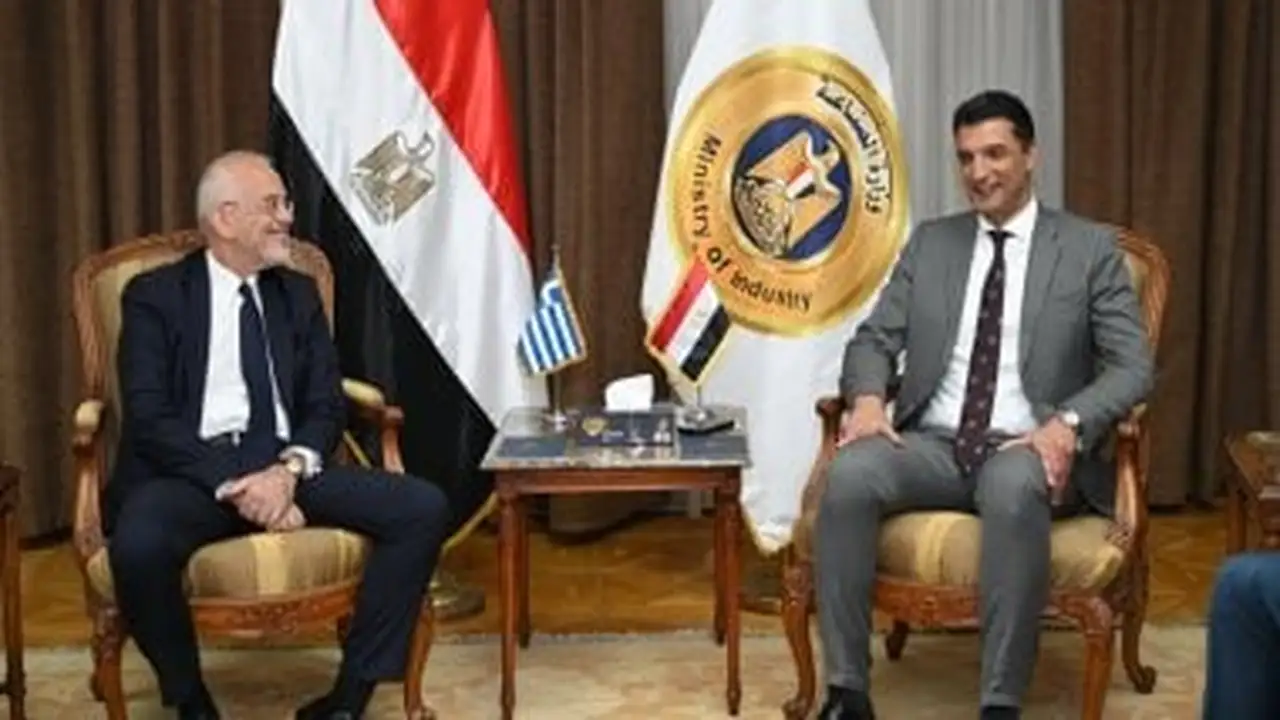 مصر تستعد لتصبح مركزًا إقليميًا رئيسيًا للتصنيع والتصدير برؤية خالد هاشم